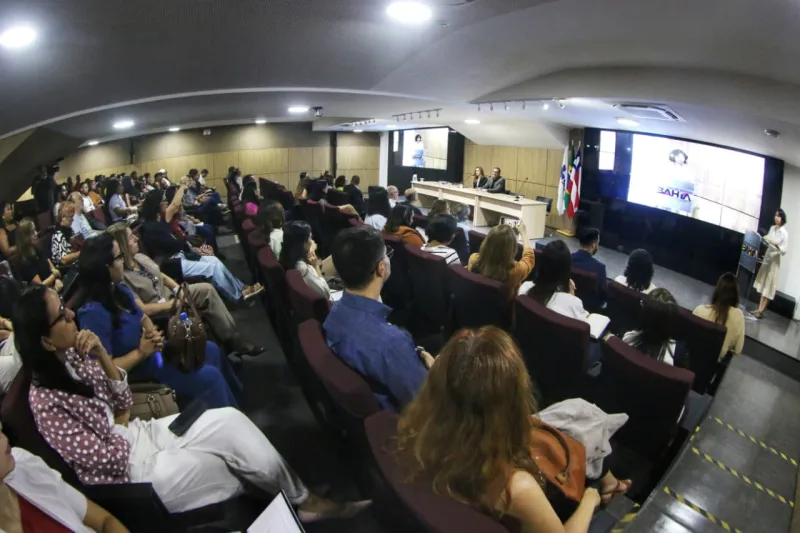 Sesab sedia seminário sobre transformação digital no SUS realizado pelo ISC/UFBA em parceria com o Ministério da Saúde 