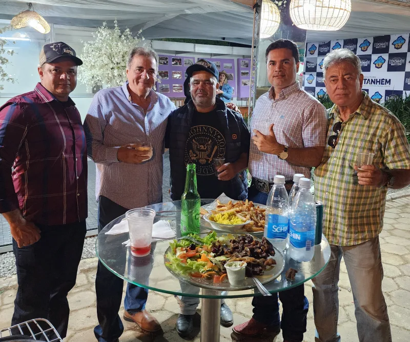 Exponhém 2025 destaca a força da pecuária e anima Itanhém em noite de festa
