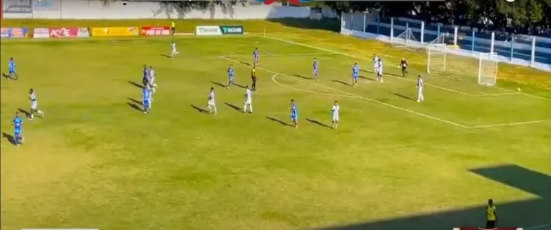 Itamaraju lidera o campeonato municipal ao derrotar o Prado no Estádio Barbosão 