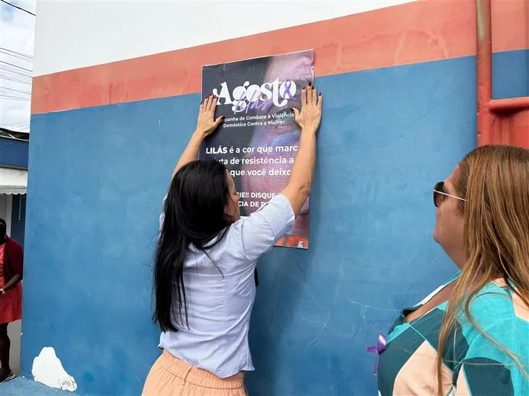 Agosto Lilás: moradores de Ibirapuã recebem orientação sobre combate à violência feminina