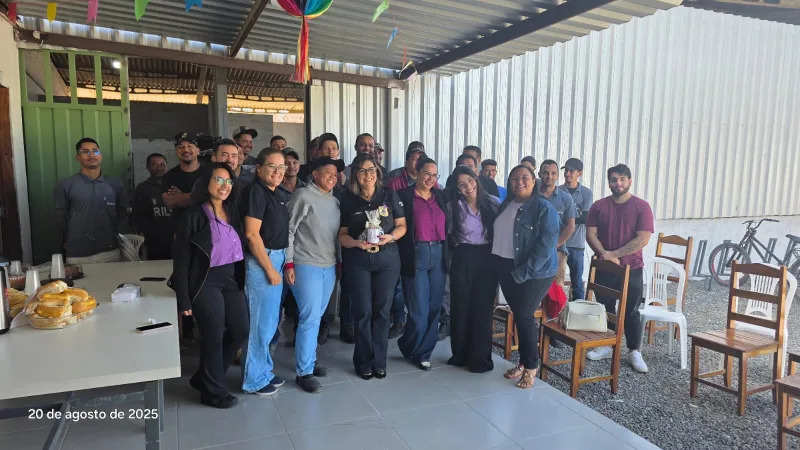 DEAM promove palestra sobre violência doméstica em fábrica de móveis de Teixeira de Freitas