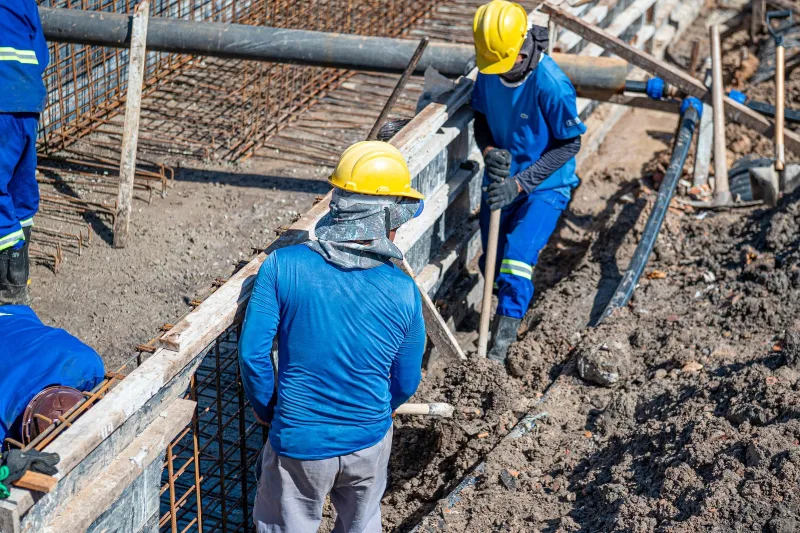Obras no bairro Redenção avançam e levam soluções para antigo problema de alagamentos
