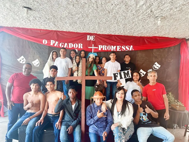 Mucuri - Escola Luís Eduardo Magalhães promove resgate teatral e cultural com apresentação da peça “O pagador de promessas”