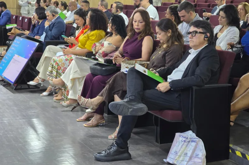 Sesab recebe comitiva da Colômbia para compartilhar experiência do SUS na Bahia Sesab recebe comitiva da Colômbia para compartilhar experiência do SUS na Bahia