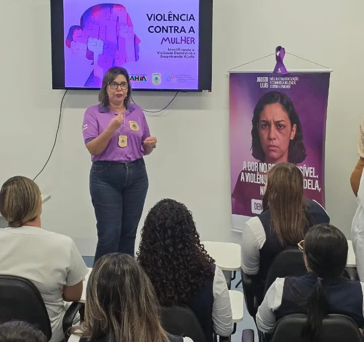 Hospital Costa das Baleias recebe palestra da DEAM sobre combate à violência doméstica