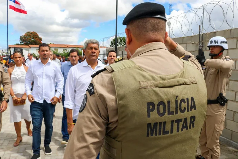 Governo anuncia pacote de projetos para reforçar segurança no interior e na capital. 
