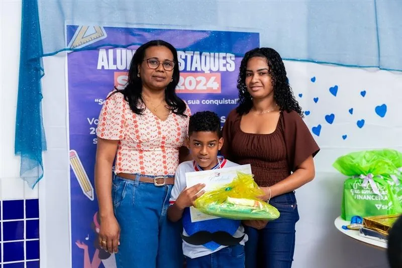 Ibirapuã premia alunos destaques da Prova SABE 2024 em Vila Juazeiro