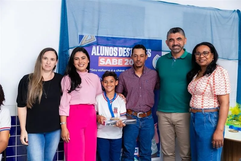 Ibirapuã premia alunos destaques da Prova SABE 2024 em Vila Juazeiro