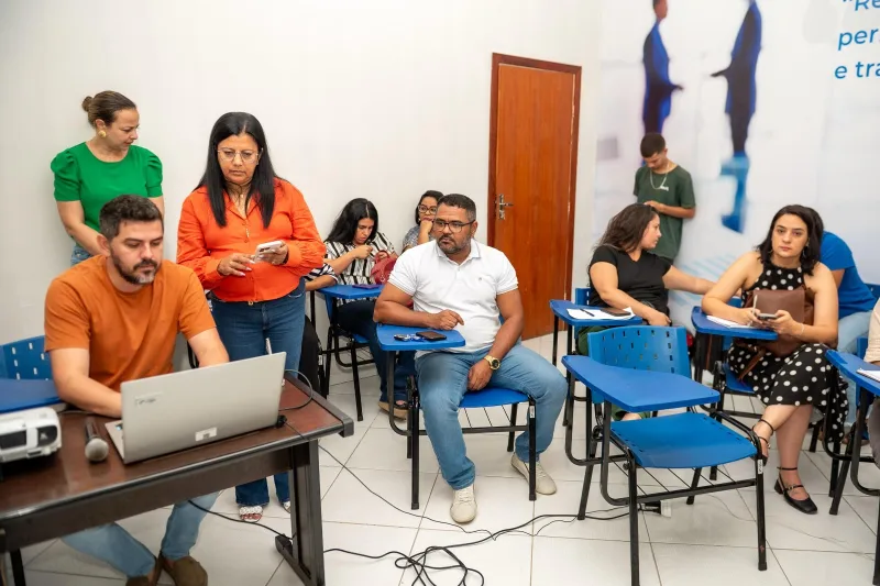 Prefeitura de Teixeira de Freitas realiza reunião intersetorial sobre a Busca Ativa Escolar