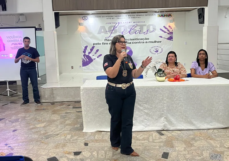 Agosto Lilás: Polícia Civil realiza palestra sobre violência doméstica em escola de Teixeira de Freitas