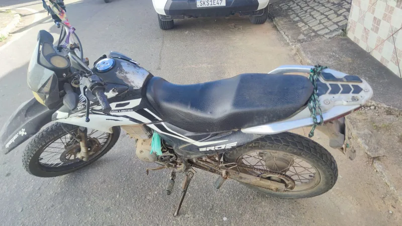 Moto com restrição de roubo é recuperado pela PM em Vereda