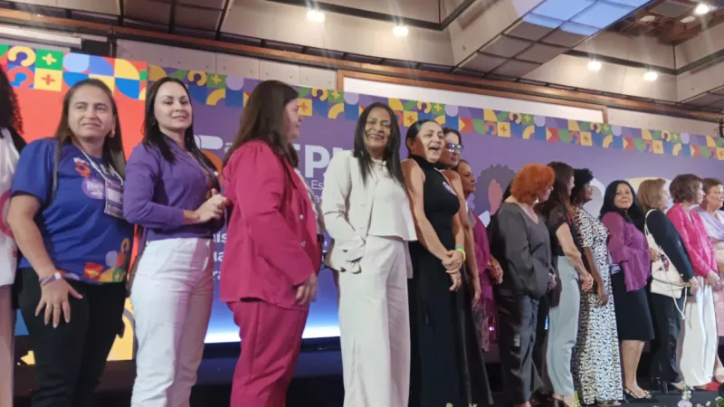 Presidente da Câmara de Lajedão participa da 5ª Conferência Estadual de Políticas para as Mulheres em Salvador