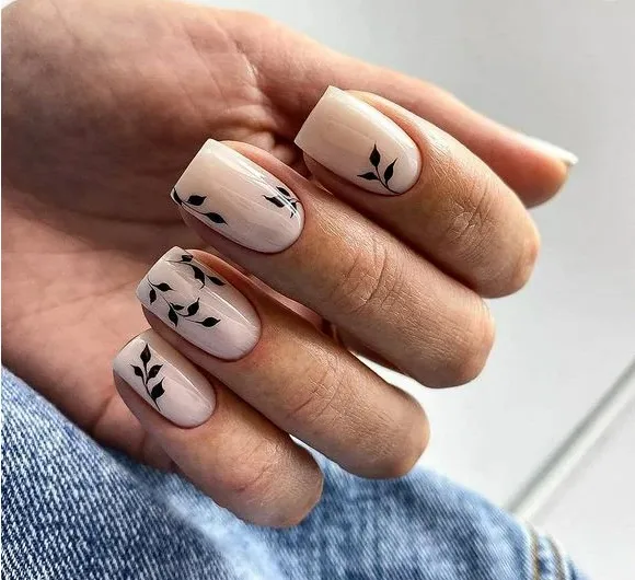 Unhas minimalistas e elegantes: Fotos de nail arts para testar em setembro e receber muitos elogios