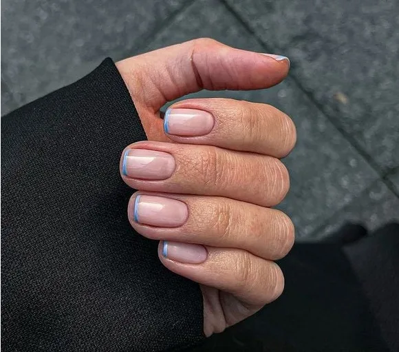 Unhas minimalistas e elegantes: Fotos de nail arts para testar em setembro e receber muitos elogios