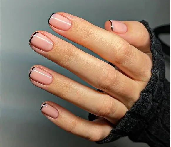 Unhas minimalistas e elegantes: Fotos de nail arts para testar em setembro e receber muitos elogios