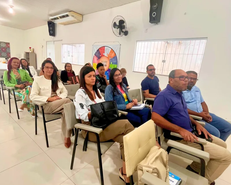 Novos diretores e vice-diretores da Rede Municipal de Ensino são empossados em Teixeira de Freitas