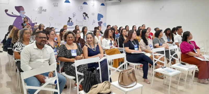 “Cuidar de quem cuida: Sebrae reúne profissionais para fortalecer práticas inclusivas em Teixeira de Freitas”