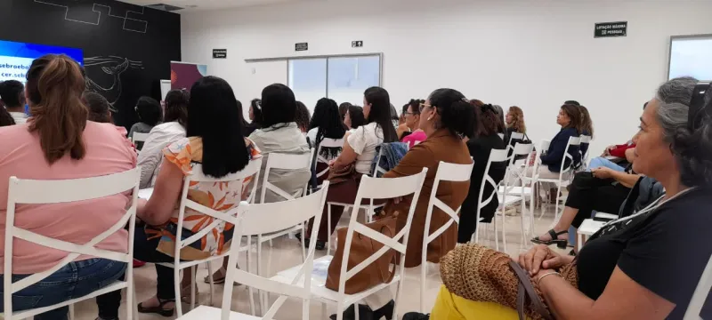 “Cuidar de quem cuida: Sebrae reúne profissionais para fortalecer práticas inclusivas em Teixeira de Freitas”