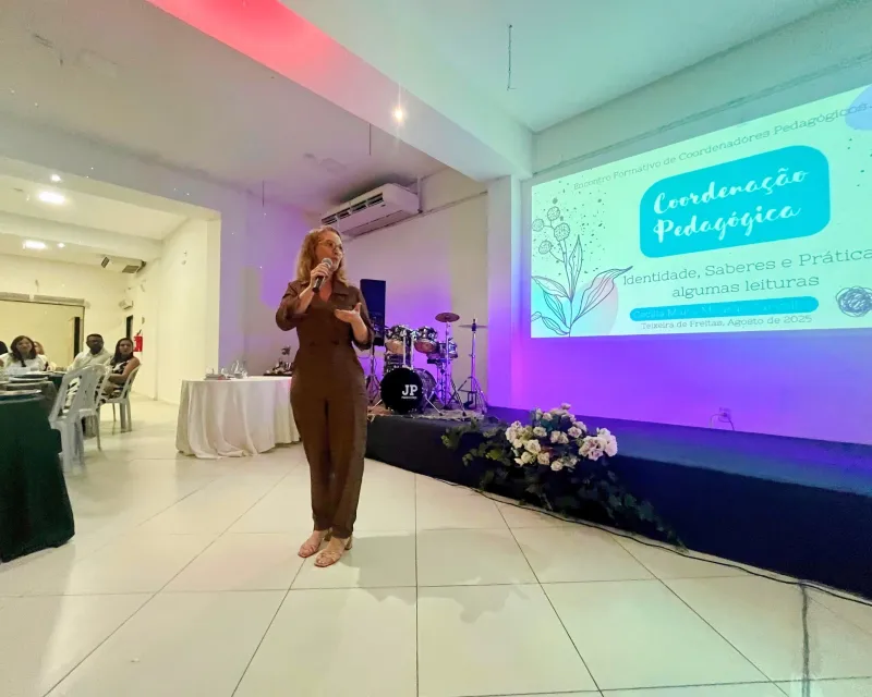 Prefeitura de Teixeira de Freitas celebra Dia do Coordenador Pedagógico com solenidade especial