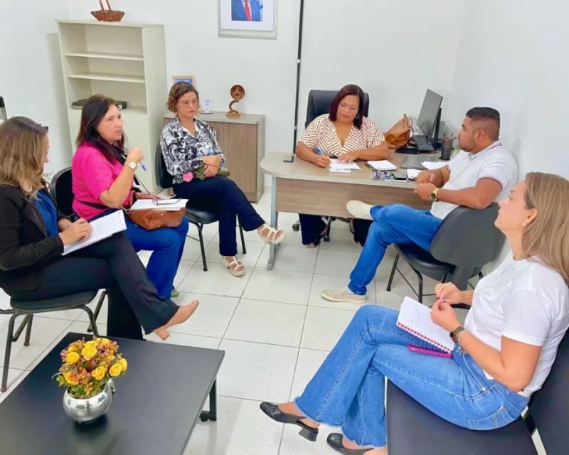 Educação de Teixeira de Freitas fortalece parceria com NTE 07 para aplicação do SABE e SAEB
