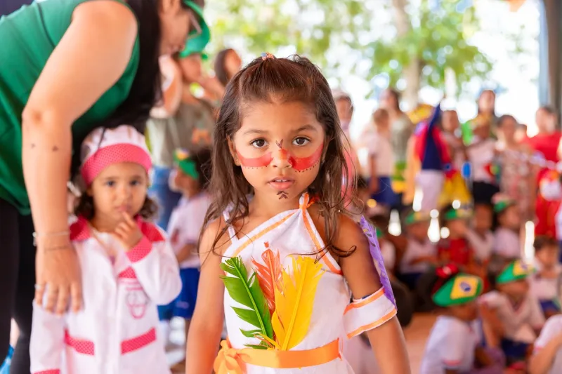 Desfile cívico das crianças da Creche Dr. Osmar de Ibirapuã encanta famílias e comunidade