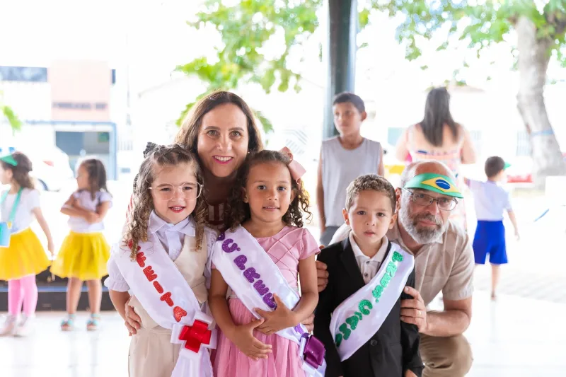 Desfile cívico das crianças da Creche Dr. Osmar de Ibirapuã encanta famílias e comunidade