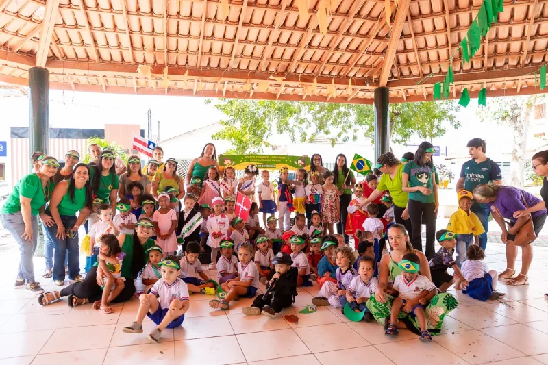 Desfile cívico das crianças da Creche Dr. Osmar de Ibirapuã encanta famílias e comunidade