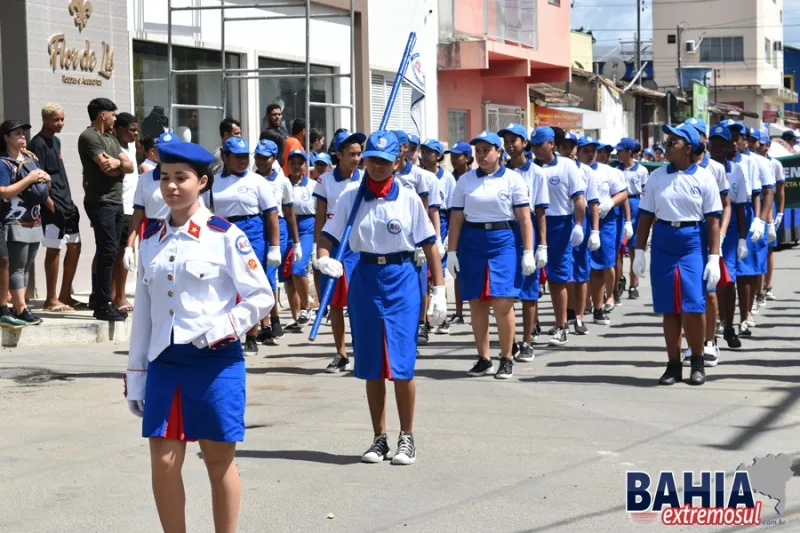 Ibirapuã celebra a independência com desfile cívico
