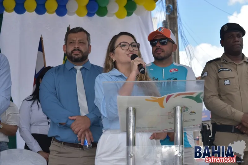 Ibirapuã celebra a independência com desfile cívico