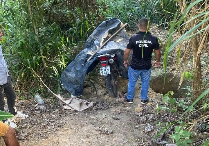 Polícia Civil recupera motocicleta roubada em propriedade às margens da BR-101, em Teixeira de Freitas