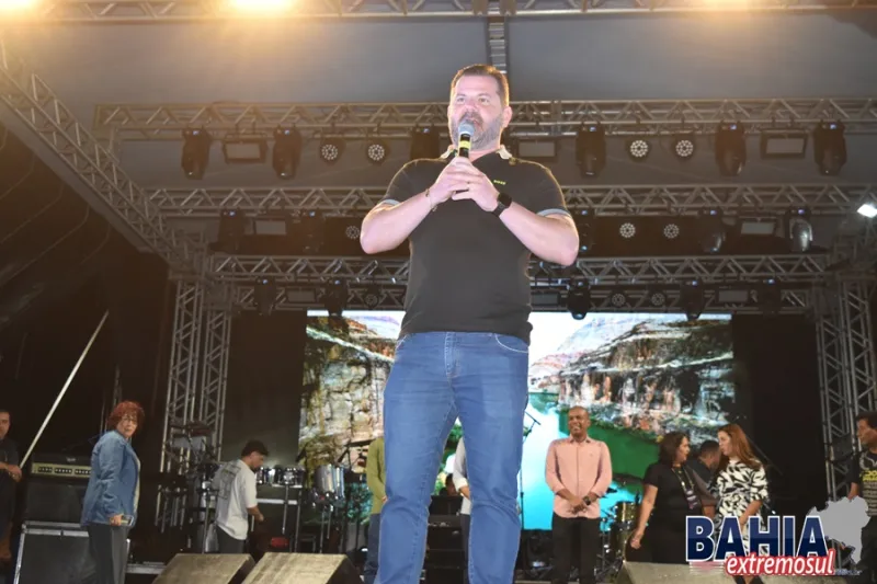 Público lota primeira noite do Adora Prado: Evento de música e fé começa com grande sucesso
