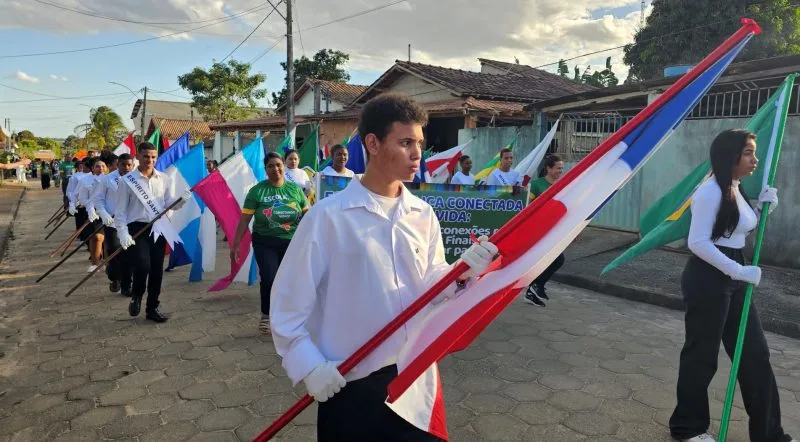 Tradição e patriotismo marcam desfile cívico do 7 de setembro no distrito de Taquarinha em Mucuri