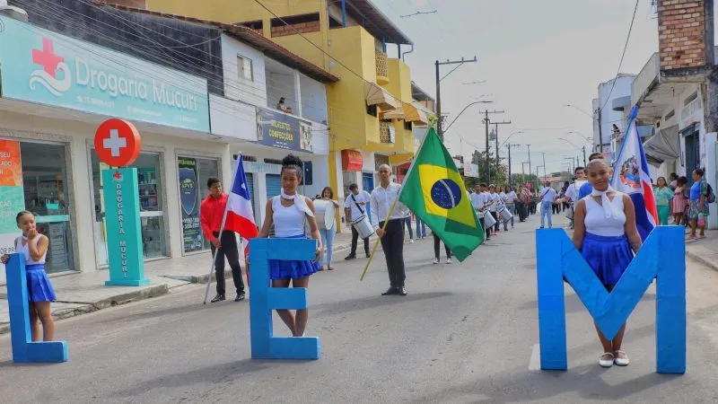 Mucuri celebra a Independência com desfile cívico e passeio ciclístico que reúnem centenas de pessoas