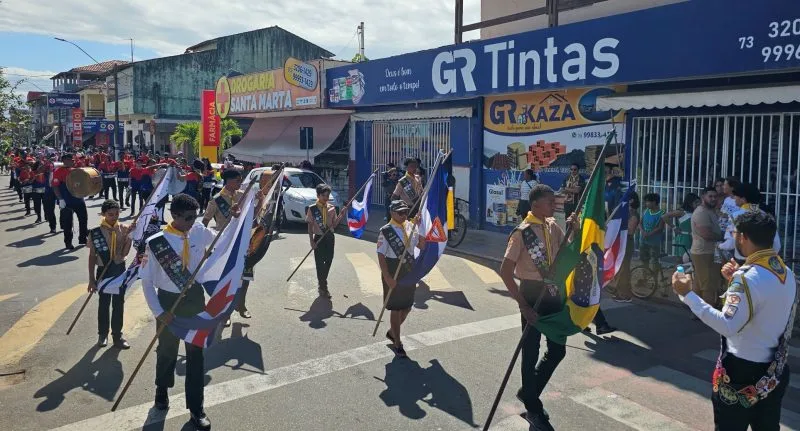 Mucuri celebra a Independência com desfile cívico e passeio ciclístico que reúnem centenas de pessoas