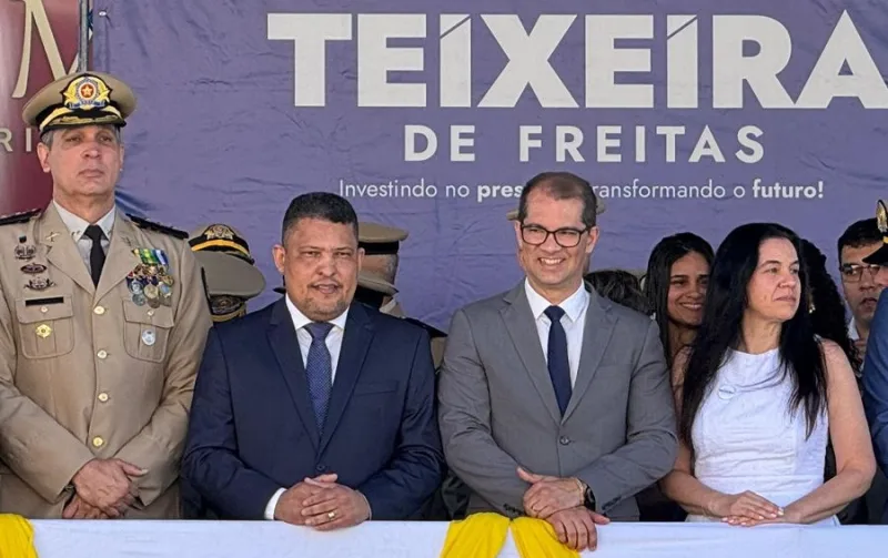 Desfile cívico de 7 de Setembro reúne famílias e autoridades; vereador Jonatas Santos acompanha ao lado do prefeito Marcelo Belitardo