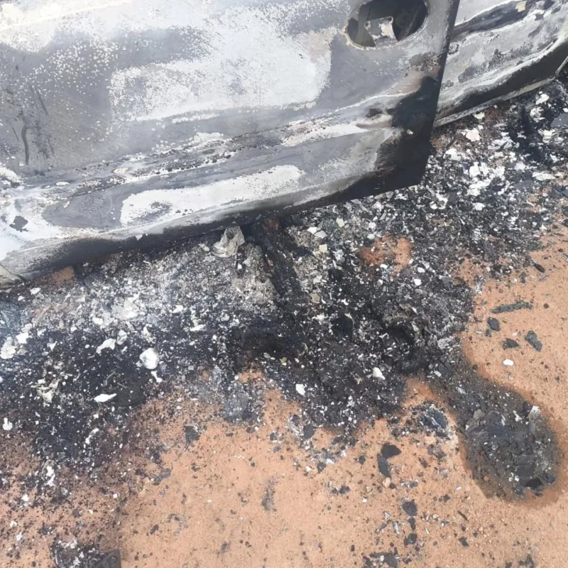 Corpo carbonizado é encontrado dentro de carro em Vera Cruz, na Bahia