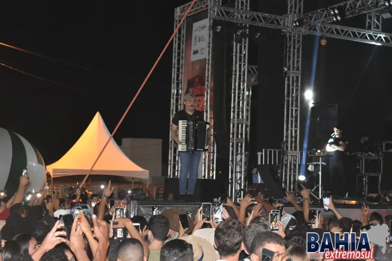 Primeira noite da 38ª Festa do Vaqueiro de Ibirapuã bate recorde de público e emociona multidão