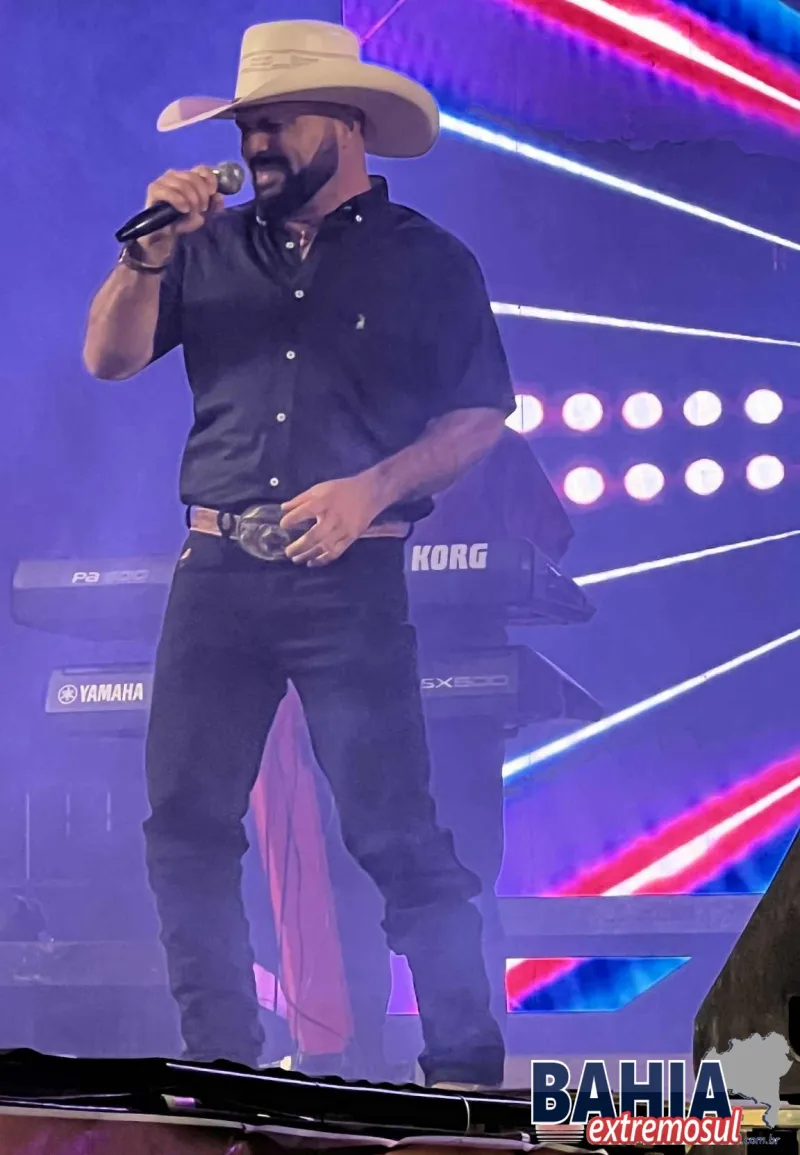 Festa do Vaqueiro de Ibirapuã: Kaelzinho Ferraz e muito forró animam a segunda noite