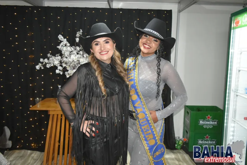 Festa do Vaqueiro de Ibirapuã: Kaelzinho Ferraz e muito forró animam a segunda noite