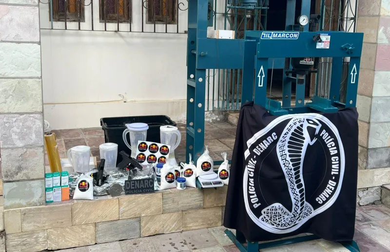 Polícia Civil da Bahia desarticula laboratório de refino de cocaína e prende líder de organização criminosa radicada em Goiás