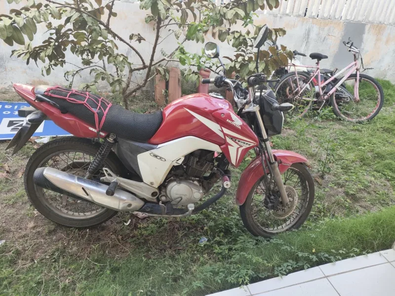 PMBA recupera motocicleta furtada e prende autor em flagrante em Alcobaça