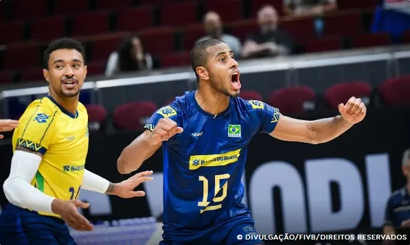 Brasil volta a vencer no Mundial e se garante nas oitavas de final