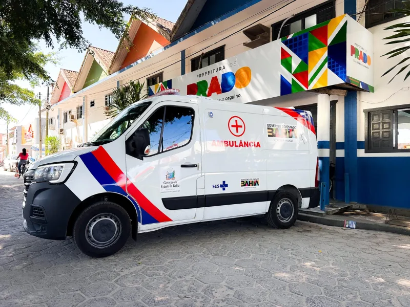 Prado reforça frota da saúde com nova ambulância 0 km entregue pelo Governo da Bahia