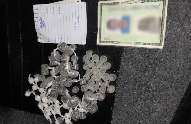 Homem é preso por tráfico de drogas no distrito de Guarani, em Prado Homem é preso por tráfico de drogas no distrito de Guarani, em Prado