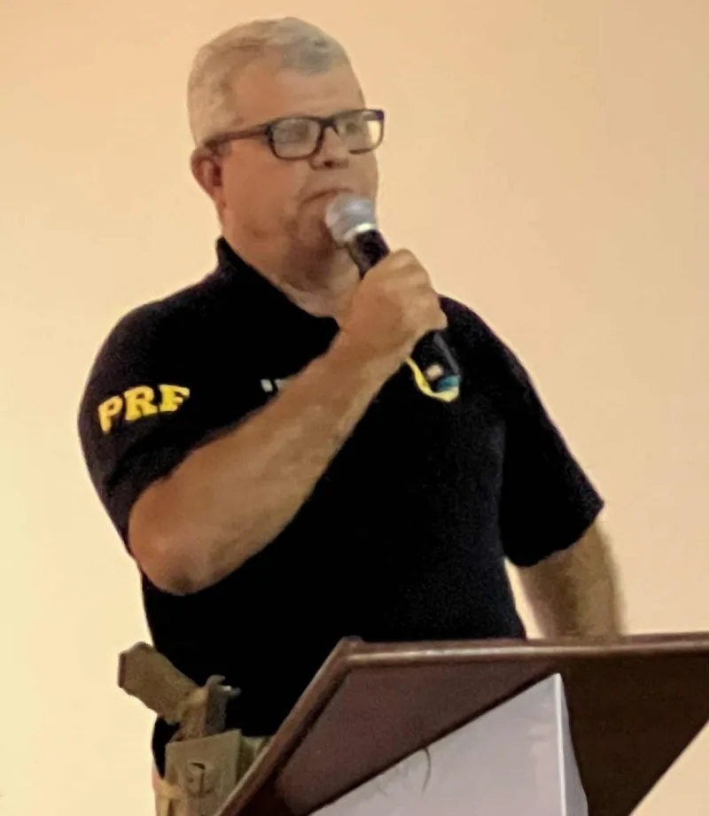 Agente da PRF ministra palestra sobre  prevenção de acidente de  trânsito  no Rotary Club de Teixeira de Freitas 
