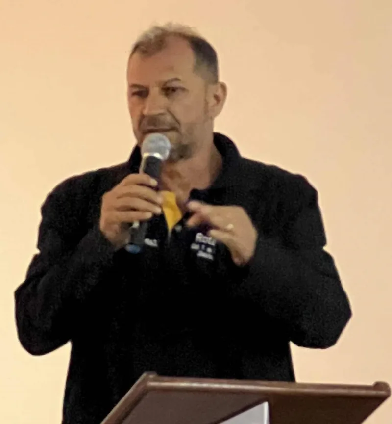 Agente da PRF ministra palestra sobre  prevenção de acidente de  trânsito  no Rotary Club de Teixeira de Freitas 