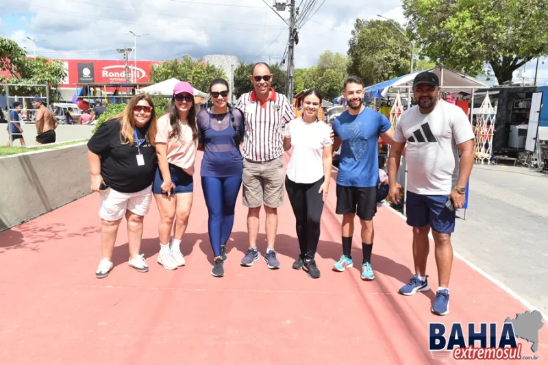Manhã de energia! Domingo é Lazer transforma Praça Padre Aparecido em ginásio a céu aberto