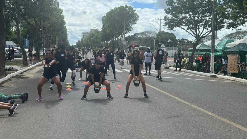 Manhã de energia! Domingo é Lazer transforma Praça Padre Aparecido em ginásio a céu aberto