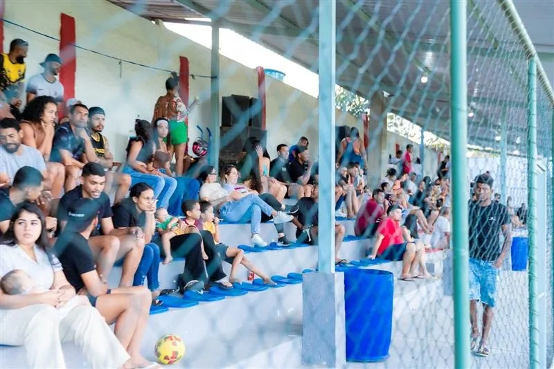 Ibirapuã dá início a dois grandes campeonatos e homenageia árbitros