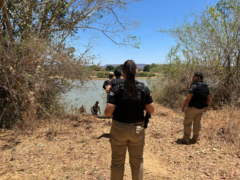 Homem mantinha família em cárcere privado há pelo menos um ano na Bahia